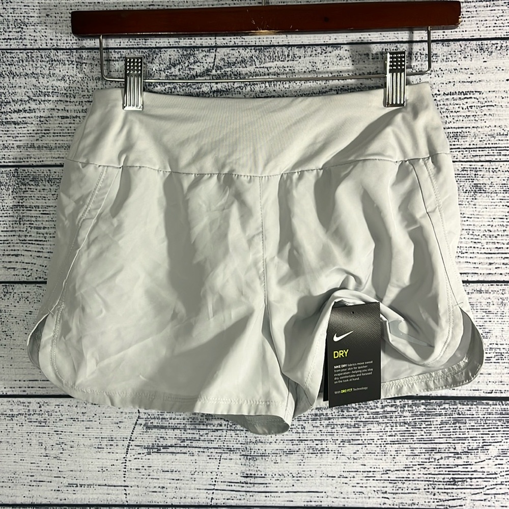 NWT-NIKE-Standard Fit Running Short
